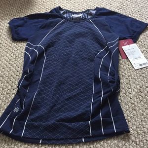 Athleta Finish Fast Line Tee. NWT
